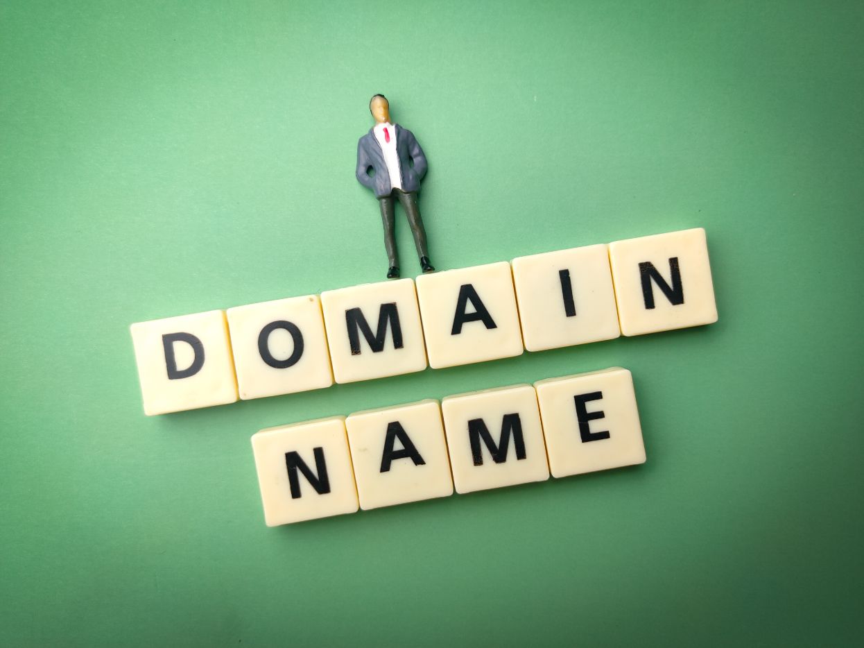 How to Pick a Good Domain Name?
